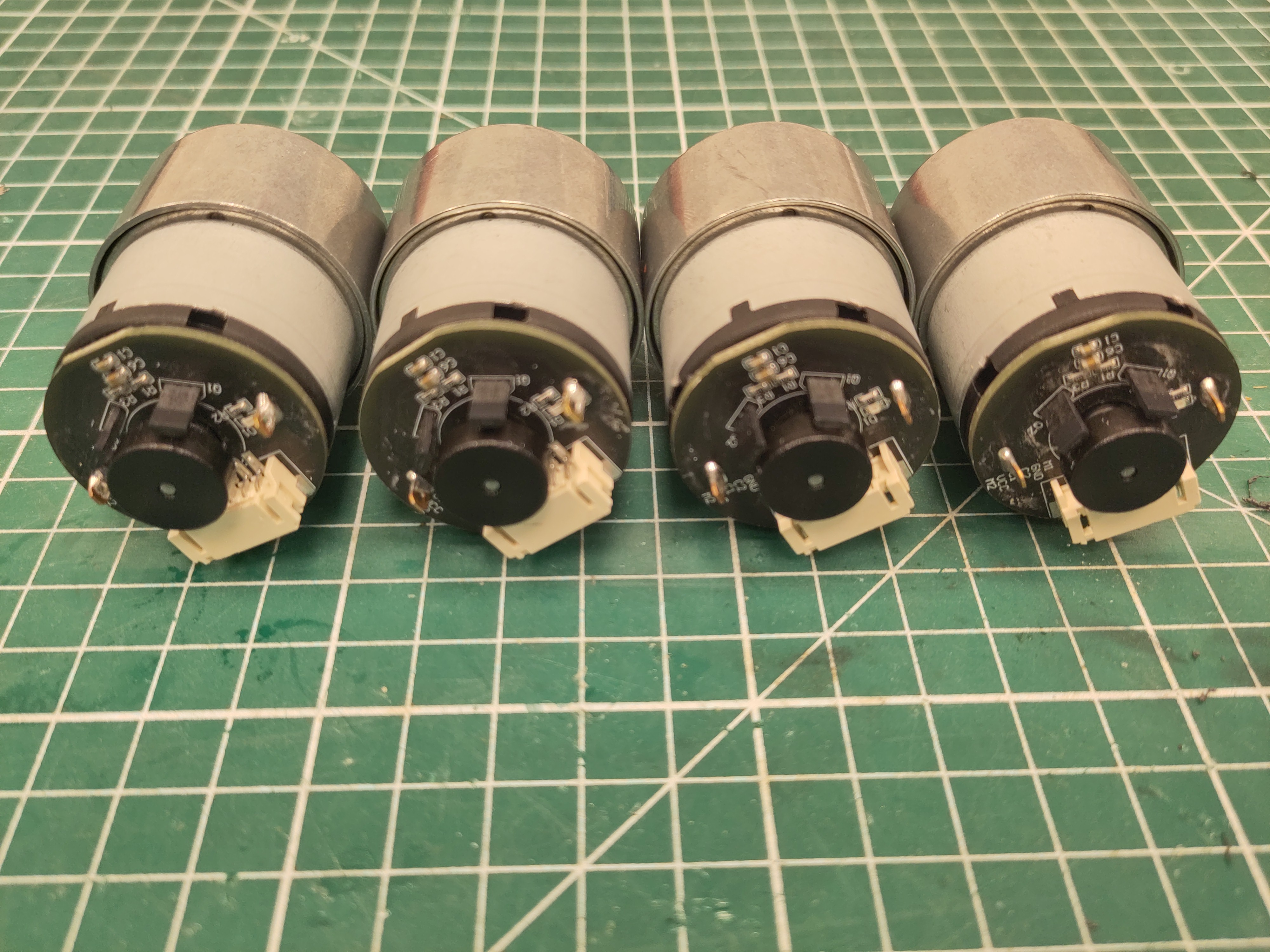 ../../../_images/motors_step_11.jpg